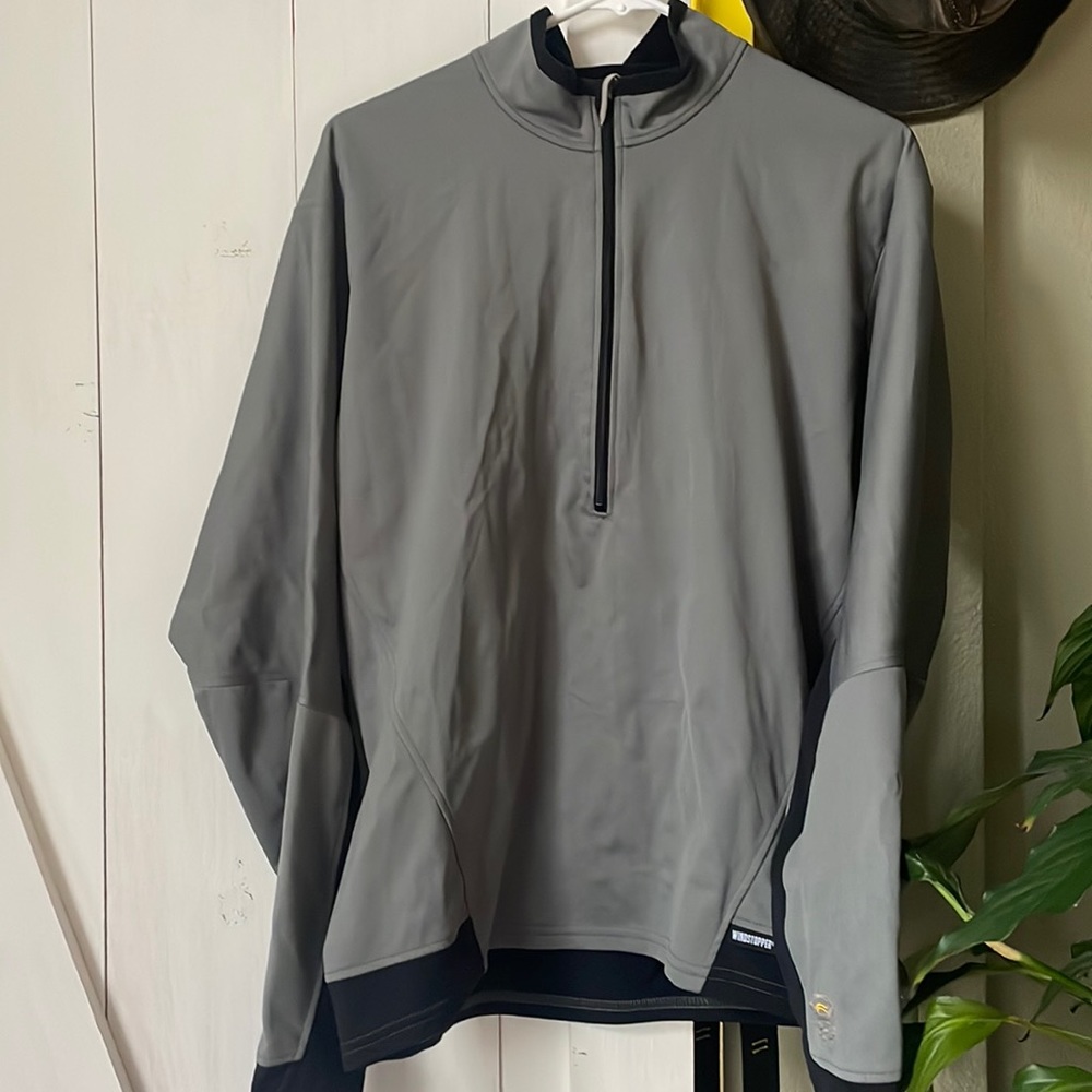 Mountain hardwear size large